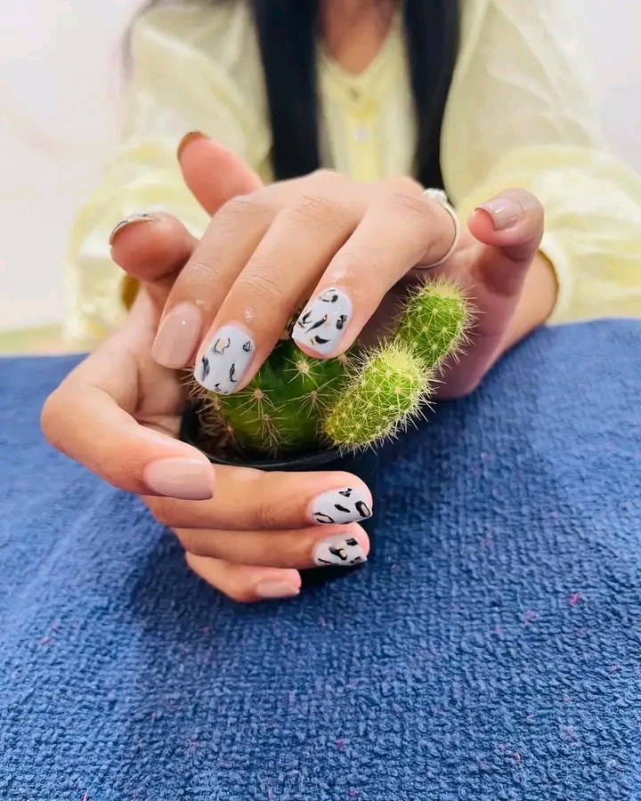 Soft Marble Nails